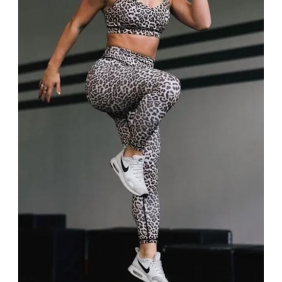 Zyia Active Leopard Scrunchy Brilliant High Rise Legging Medium 6 8 Gym Workout - Picture 1 of 9